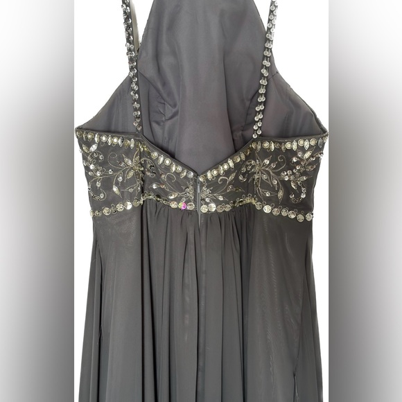 Formal Gown - Picture 9 of 12